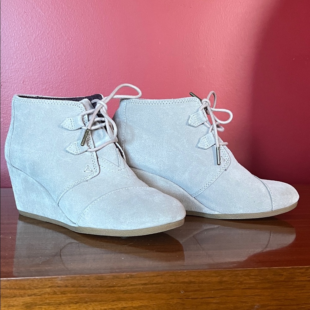 Like new Toms Light Gray Suede Wedge Ankle Boots
